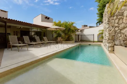 Casa com 3 Quartos à venda, 343m² no São Lourenço, Curitiba