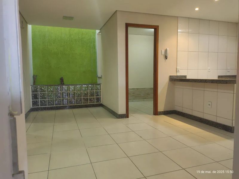Casa com 3 quartos — Santa Terezinha, Belo Horizonte