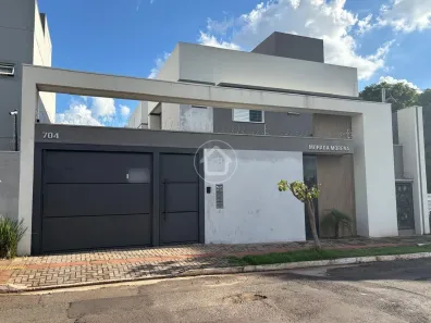 Sobrado com 3 Quartos à venda, 122m² no Vila Carlota, Campo Grande