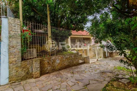 Casa com 3 Quartos à venda, 300m² no Santo Antônio, Porto Alegre