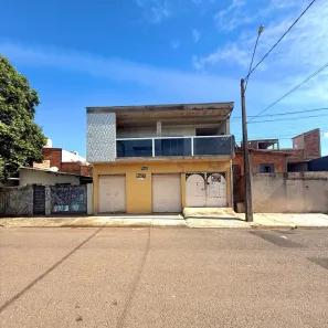 Sobrado com 3 Quartos à venda, 220m² no Conjunto Habitacional Jardim Humberto Salvador, Presidente Prudente
