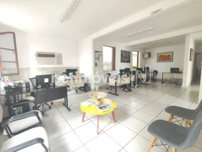 Casa com 3 Quartos à venda, 297m² no Calafate, Belo Horizonte