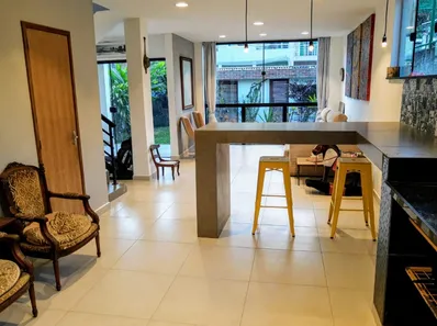 Casa de Condomínio com 4 Quartos à venda, 270m² no Vargem Grande, Rio de Janeiro