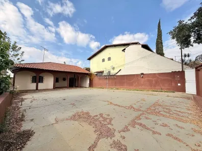 Casa com 3 Quartos à venda, 540m² no São João Batista (Venda Nova), Belo Horizonte