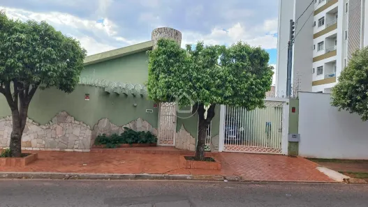 Casa com 3 Quartos à venda, 204m² no Tiradentes, Campo Grande