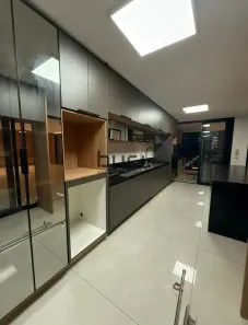 Apartamento com 4 Quartos para alugar, 216m² no Setor Bueno, Goiânia