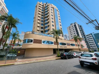 Apartamento com 3 Quartos para alugar, 130m² no Centro, Florianópolis