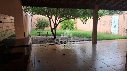 Casa com 3 Quartos à venda, 228m² no Umuarama, Uberlândia