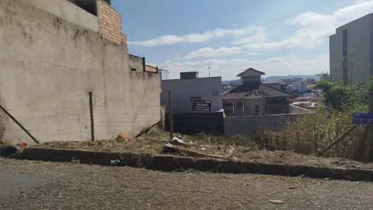 Lote/Terreno à venda, 200m² no Vila Belizário, São João Del Rei