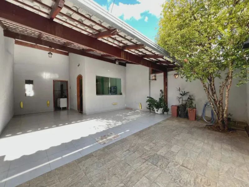 Casa com 3 quartos — Planalto, Belo Horizonte