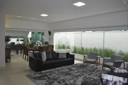 Casa de Condomínio com 4 Quartos à venda, 300m² no Gávea, Uberlândia