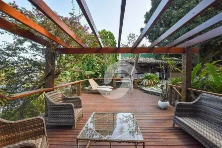 Casa com 7 Quartos à venda, 250m² no Piratininga, Niterói