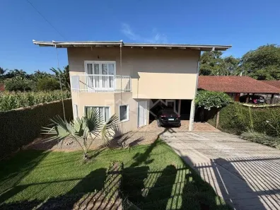 Casa com 3 Quartos à venda, 210m² no João Costa, Joinville