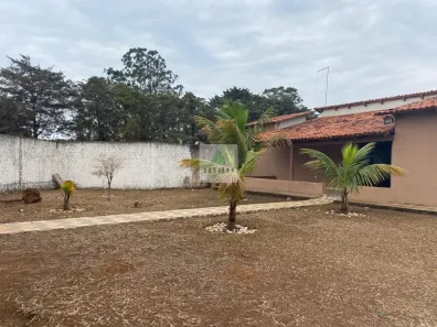 Galpão/Depósito/Armazém com 3 Quartos à venda, 1370m² no Vila São Vicente, Anápolis