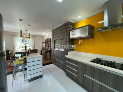 Casa de Condomínio com 3 Quartos à venda, 260m² no Floresta, Gramado
