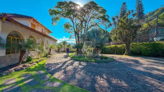 Apartamento com 3 Quartos para venda ou aluguel, 160m² no Várzea, Teresópolis