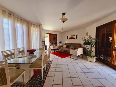 Casa com 4 Quartos à venda, 297m² no Córrego Grande, Florianópolis