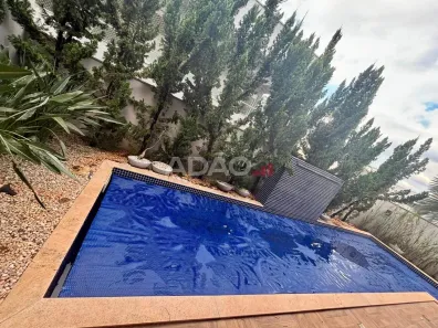 Casa de Condomínio com 3 Quartos à venda, 249m² no Jardins Valência, Goiânia