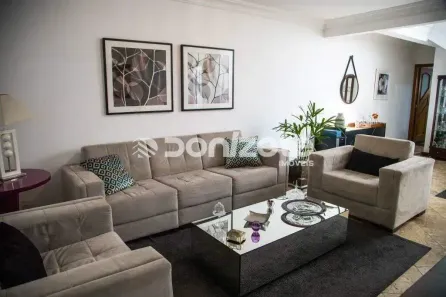 Sobrado com 3 Quartos à venda, 220m² no Campestre, Santo André