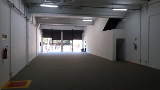 Prédio Comercial para alugar, 800m² no Tamboré, Barueri