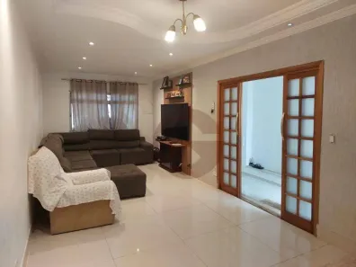 Sobrado com 4 Quartos à venda, 260m² no Cidade São Francisco, São Paulo
