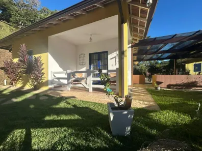 Casa com 3 Quartos à venda, 150m² no Pedro do Rio, Petrópolis