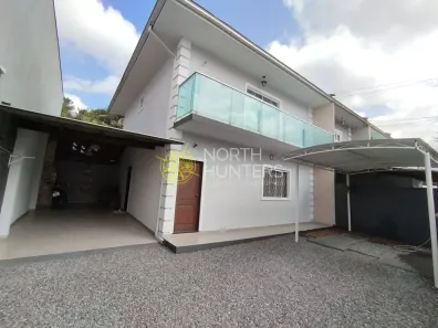Casa com 3 Quartos para alugar, 122m² no Nova Brasília, Joinville