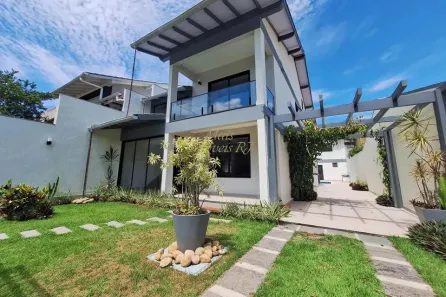 Casa com 7 Quartos à venda, 245m² no Camboinhas, Niterói