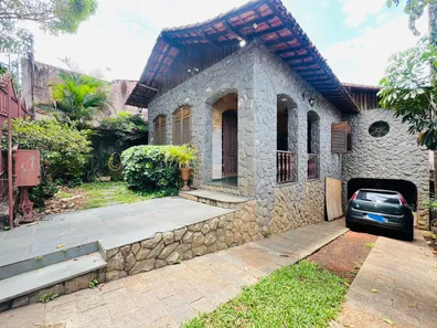 Casa com 3 Quartos à venda, 233m² no Santa Amélia, Belo Horizonte