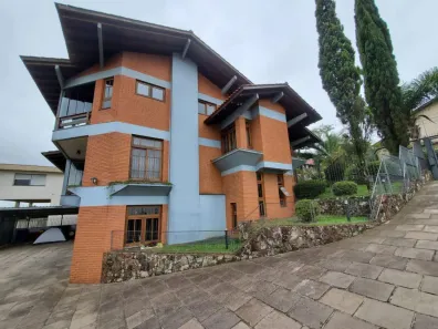 Casa com 5 Quartos à venda, 430m² no Cinqüentenário, Caxias do Sul