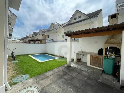 Sobrado com 3 Quartos à venda, 165m² no Recreio dos Bandeirantes, Rio de Janeiro