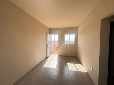 Casa com 2 Quartos para alugar, 47m² no Jardim Universitário, Marília