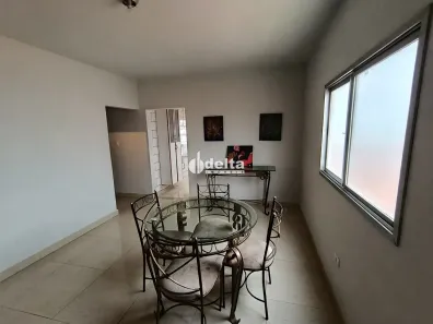 Apartamento com 3 Quartos para alugar, 72m² no Santa Mônica, Uberlândia
