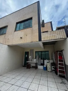 Casa com 3 Quartos à venda, 180m² no Sapucaia II, Contagem