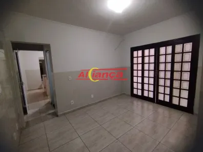 Casa com 3 Quartos para alugar, 220m² no Jardim Pinhal, Guarulhos