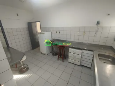 Imóvel Comercial com 6 Quartos para alugar, 10m² no Centro, Teresina