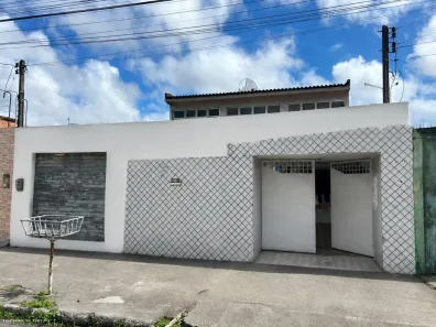 Casa com 6 Quartos à venda, 180m² no Cidade Universitária, Maceió