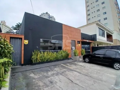 Imóvel Comercial com 6 Quartos para alugar, 359m² no Centro, Blumenau