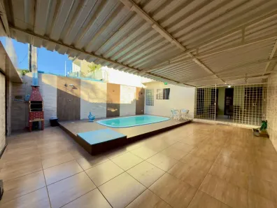Casa com 4 Quartos à venda, 169m² no Petrópolis, Caruaru
