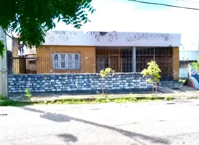 Casa com 2 Quartos à venda, 227m² no Montese, Fortaleza