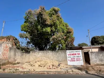 Lote/Terreno à venda, 600m² no Novo Retiro, Esmeraldas