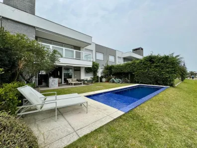 Casa de Condomínio com 3 Quartos à venda, 250m² no , Xangri-Lá