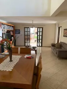 Casa com 4 Quartos à venda, 241m² no Cidade Jardim, Uberlândia
