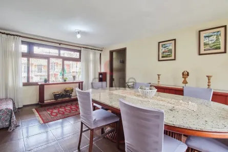 Casa com 3 Quartos à venda, 334m² no São Lourenço, Curitiba