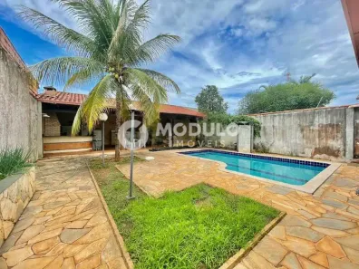 Casa com 5 Quartos à venda, 287m² no Presidente Roosevelt, Uberlândia