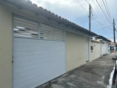 Casa com 2 Quartos para alugar, 100m² no Jardim Excelsior, Cabo Frio