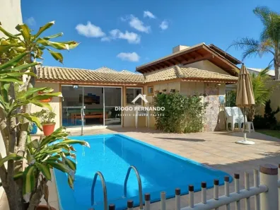 Casa com 6 Quartos à venda, 200m² no Rio Tavares, Florianópolis