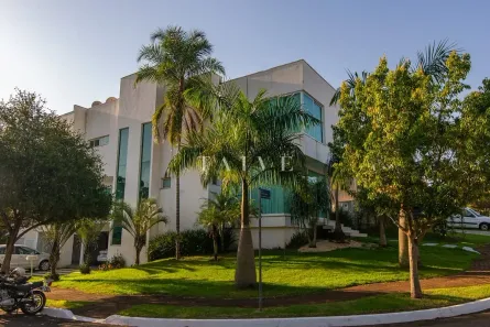 Sobrado com 3 Quartos à venda, 365m² no Operária, Londrina