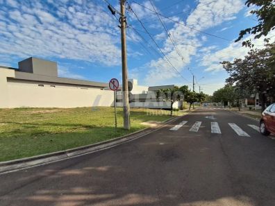 Lote/Terreno à venda, 307m² no Jardim Jockey Clube, São Carlos