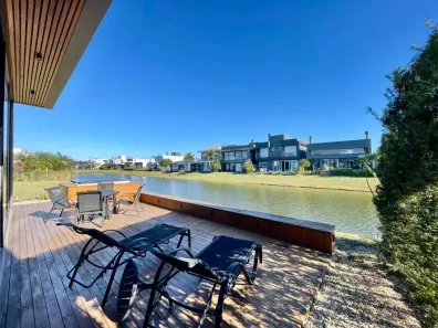 Casa de Condomínio com 4 Quartos à venda, 200m² no Navegantes, Capão da Canoa